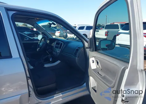 2005 Mazda Tribute S из США, поврежденный, VIN 4F2YZ04115KM37626